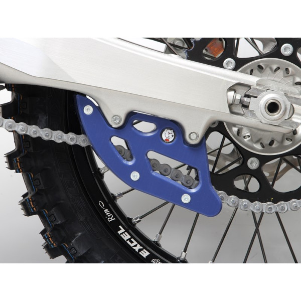 Side view of the blue chain guide in UHMW plastic for Husqvarna
