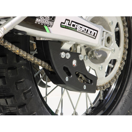 Vue avant du guide chaine noir en plastique UHMW pour Kawasaki KX250 et KX450