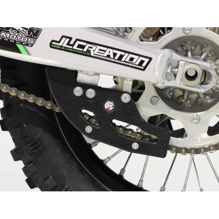 Side view of the chain guide in UHMW plastic for Kawasaki KX250 et KX450
