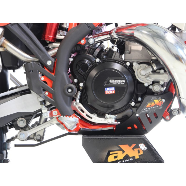 Right side of the black HDPE plastic skid plate with linkage guard for Beta 250 et 300Xtrainer
