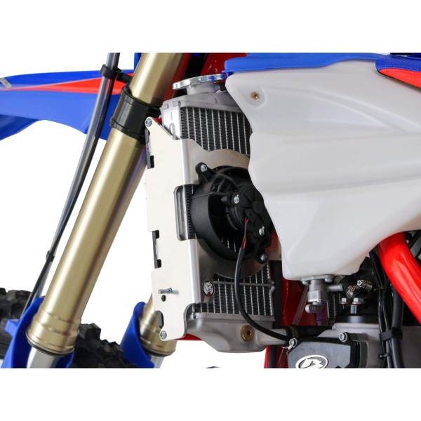Rear view of the Xtrem radiator braces with red spacers for Beta 350RR / 390RR / 430RR / 480RR Racing