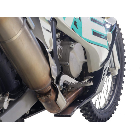 Rear view of the black HDPE skid plate 8mm thick for Kove 450 Rally