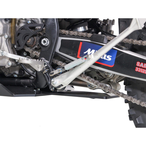 Close up view of the linkage guard of the black HDPE skid plate 8mm thick for Kove 450 Rally