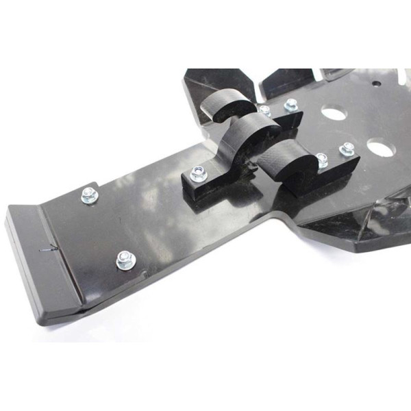Vue rapprochée de la protection de biellette du sabot noir en plastique PEHD pour Sherco 250 - 300 SEFR
