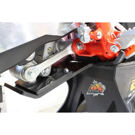 Vue rapprochée de la protection de biellette du sabot noir en plastique PEHD pour Beta 250 - 300RR