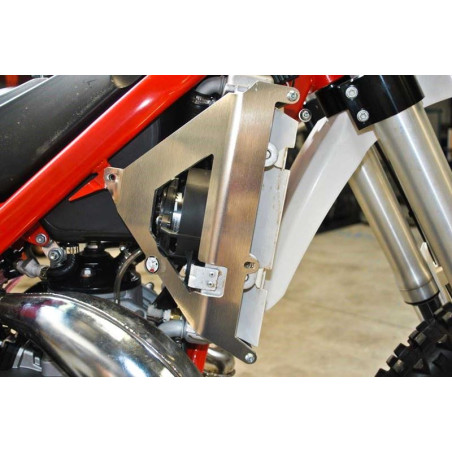 Radiator braces in aluminum with black spacers for Beta 300 Xtrainer