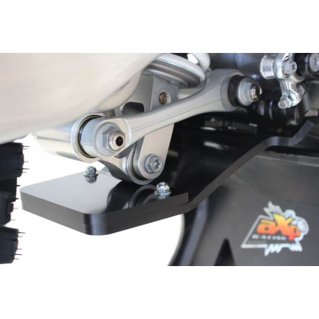 Vue rapprochée de la protection de biellette du sabot noir en plastique PEHD pour KTM - Husqvarna 250 / 350MX 4T
