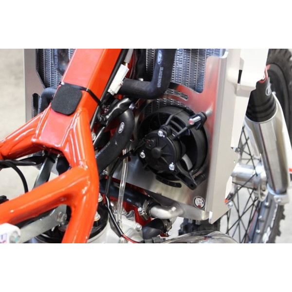 Right front view of the radiator braces in aluminum for Beta 250RR - 300RR