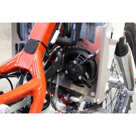 Right front view of the radiator braces in aluminum for Beta 250RR - 300RR