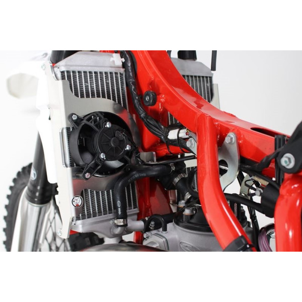 Rear side view of the radiator braces in aluminum for Beta 125RR - 200RR - 250RR - 300RR