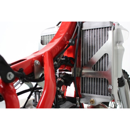 Side view of the radiator braces in aluminum for Beta 125RR - 200RR - 250RR - 300RR