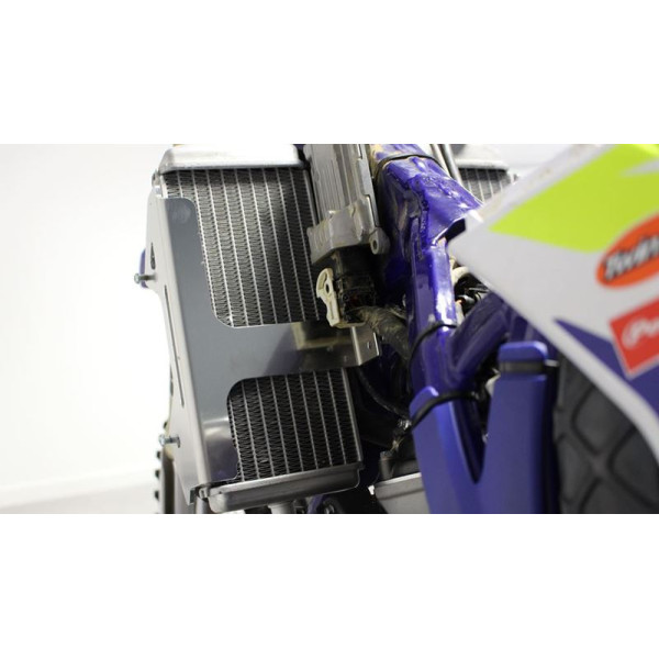Rear view of the radiator braces in aluminum for Sherco SE250 - SE300 Racing