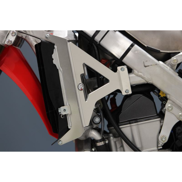 Side view of the radiator braces in aluminum for Honda CRF250R - CRF450R