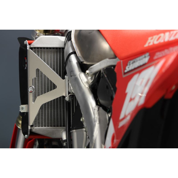 Rear left view of the radiator braces in aluminum for Honda CRF250R - CRF450R