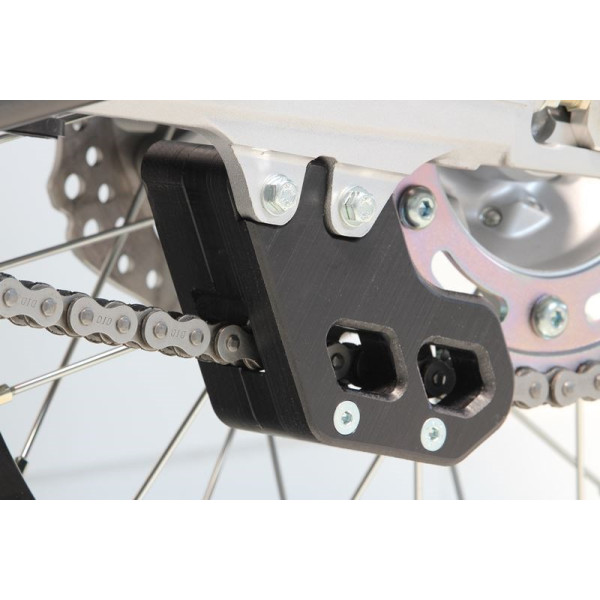 Vue avant du guide chaine noir en plastique UHMW pour Honda CRF250L - CRF300L