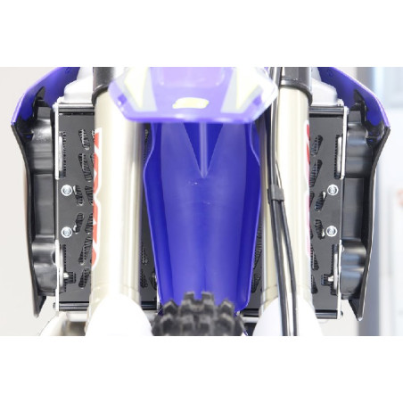 Vue avant des protections de radiateurs en aluminium pour Sherco SE250R / SE300R