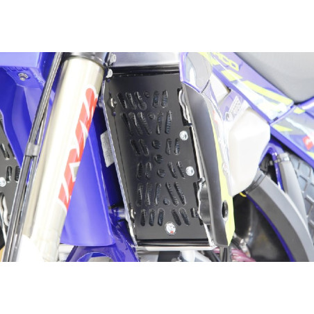 Side view of the radiator braces in aluminum for Sherco SE250R / SE300R