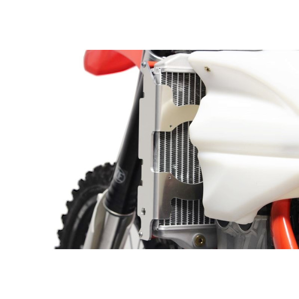 Vue arrière des protections de radiateurs en aluminium pour Beta 2T