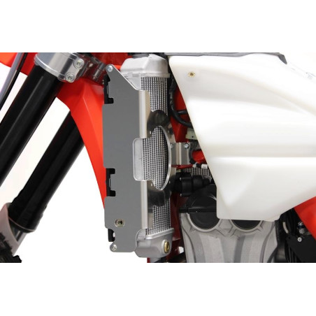 Side view of the radiator braces in aluminum for Beta 4T