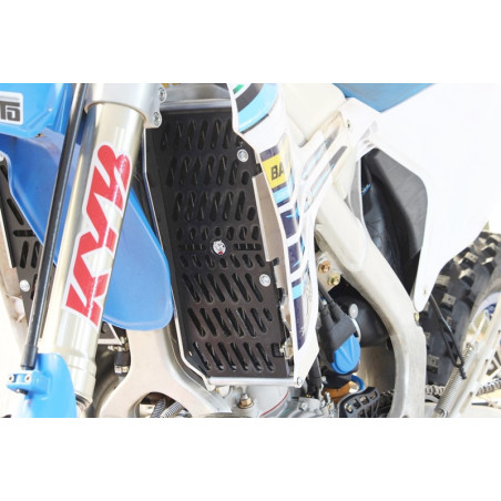 Front view of the radiator braces in aluminum for TM Racing