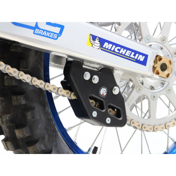 Vue avant du guide chaine noir en plastique UHMW pour TM Racing
